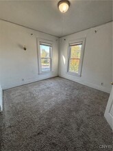 Building Photo - 942 State St