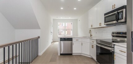 Building Photo - 1644 N Marshall St