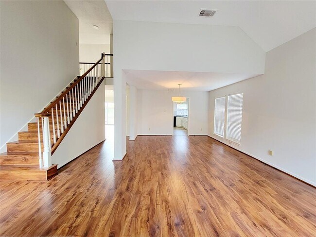 Foto del edificio - 2911 Pepperwood Dr