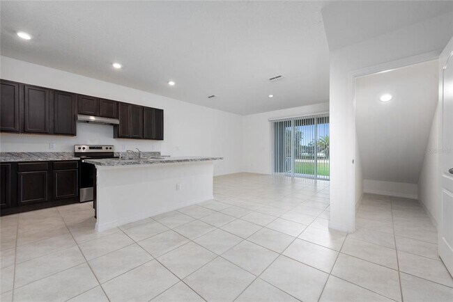 Foto del edificio - 1153 Blue Jay Dr