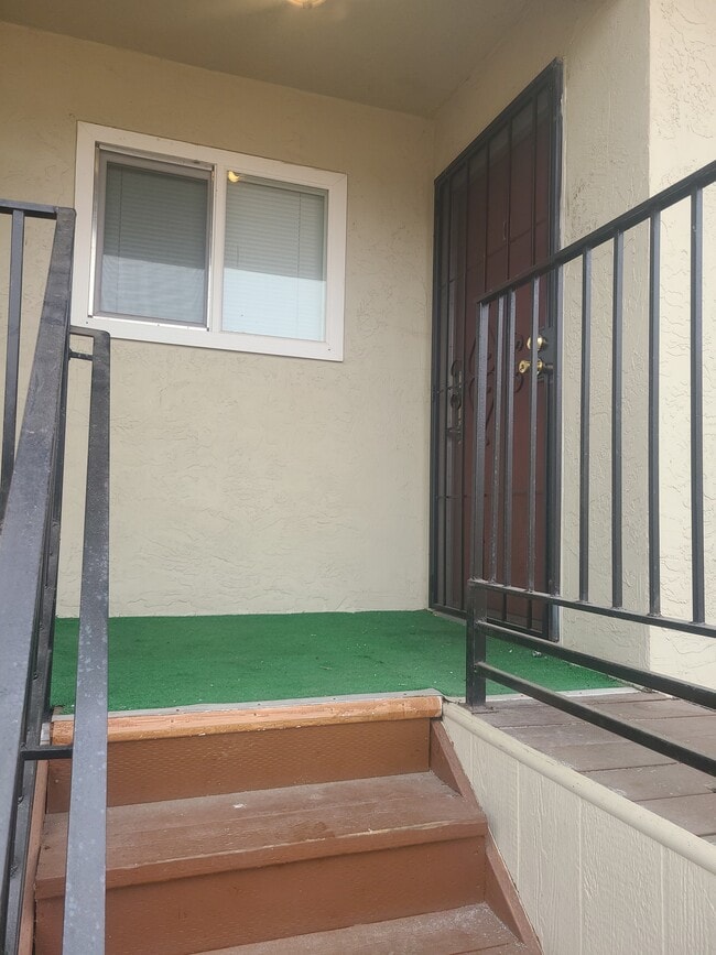 Building Photo - 829 Ohio St