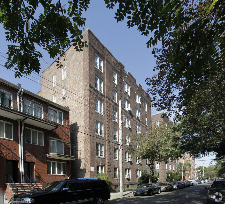 Building Photo - 1570 East 14th Street Apartments