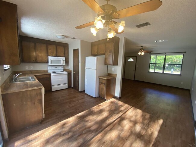 Foto del edificio - 1460 Stanford Rd