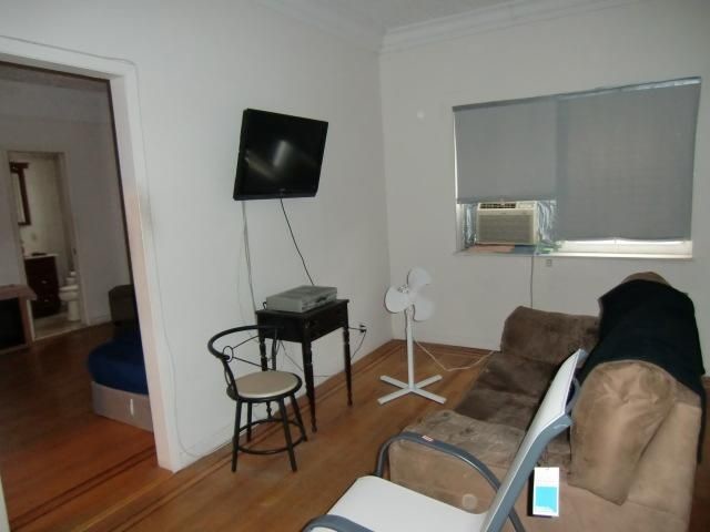 Foto del edificio - 1649 Bayshore Ave