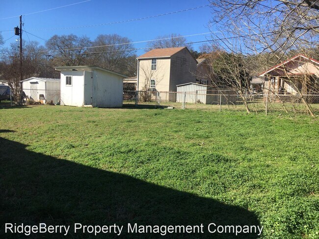 Building Photo - 2 br, 1 bath House - 360 2nd Shannon St.