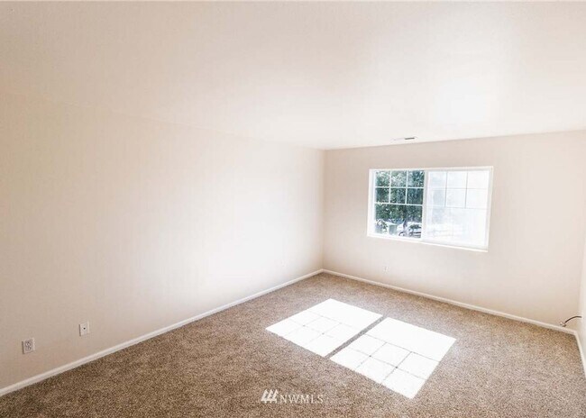 Building Photo - Premier Lake Stevens Living: Top-Rated Schools & Walkable Parks