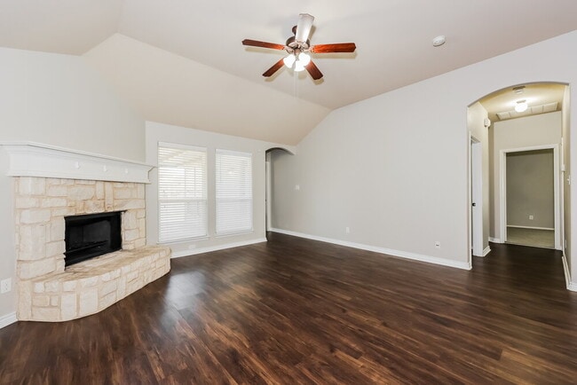 Building Photo - 1109 Hidden Meadow Dr