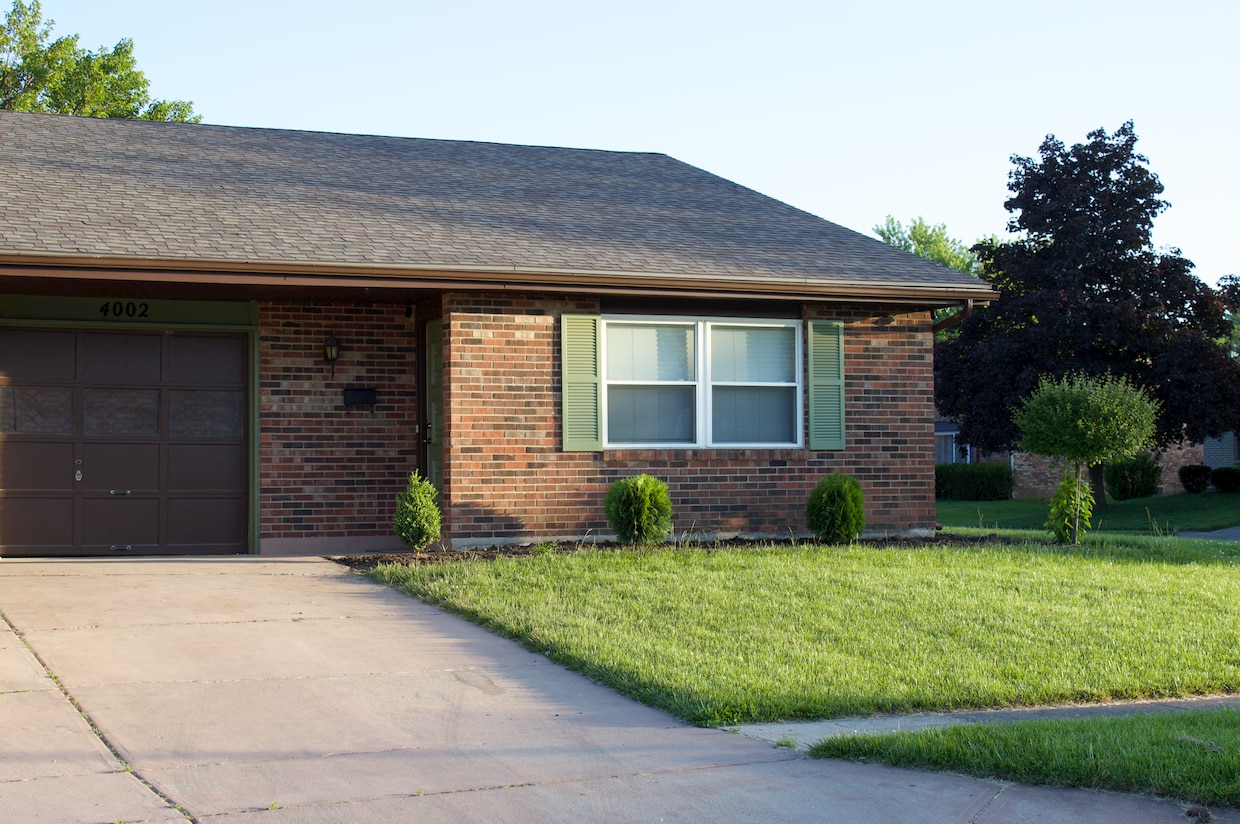 4002 Woodridge Dr, Englewood, OH 45322 Townhome Rentals in Englewood