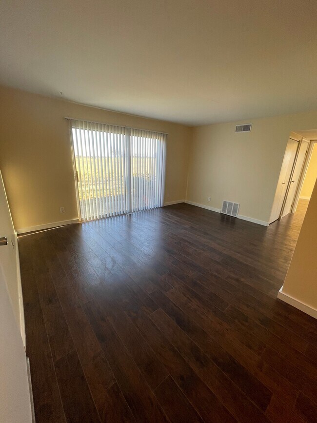 Building Photo - 1508 Hobson Dr