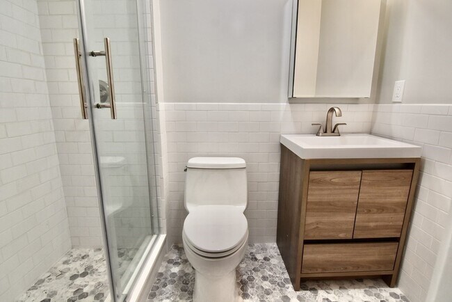 Building Photo - 61 Gates St