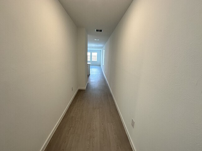 Foto del edificio - 1601 Elliott Rd