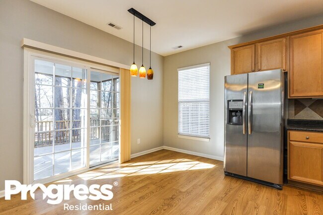 Building Photo - 650 Ashbrittle Dr