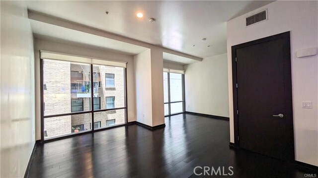 Foto del edificio - 655 S Hope St