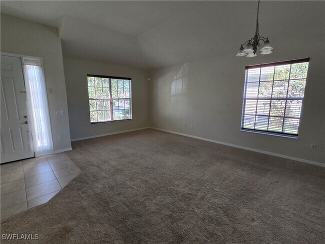 Foto del edificio - 2049 Fairmont Ln