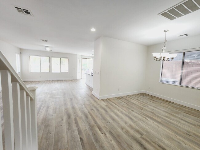 Building Photo - 7445 Calzado Dr