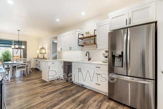 Foto del edificio - 2758 NW 23rd Lp