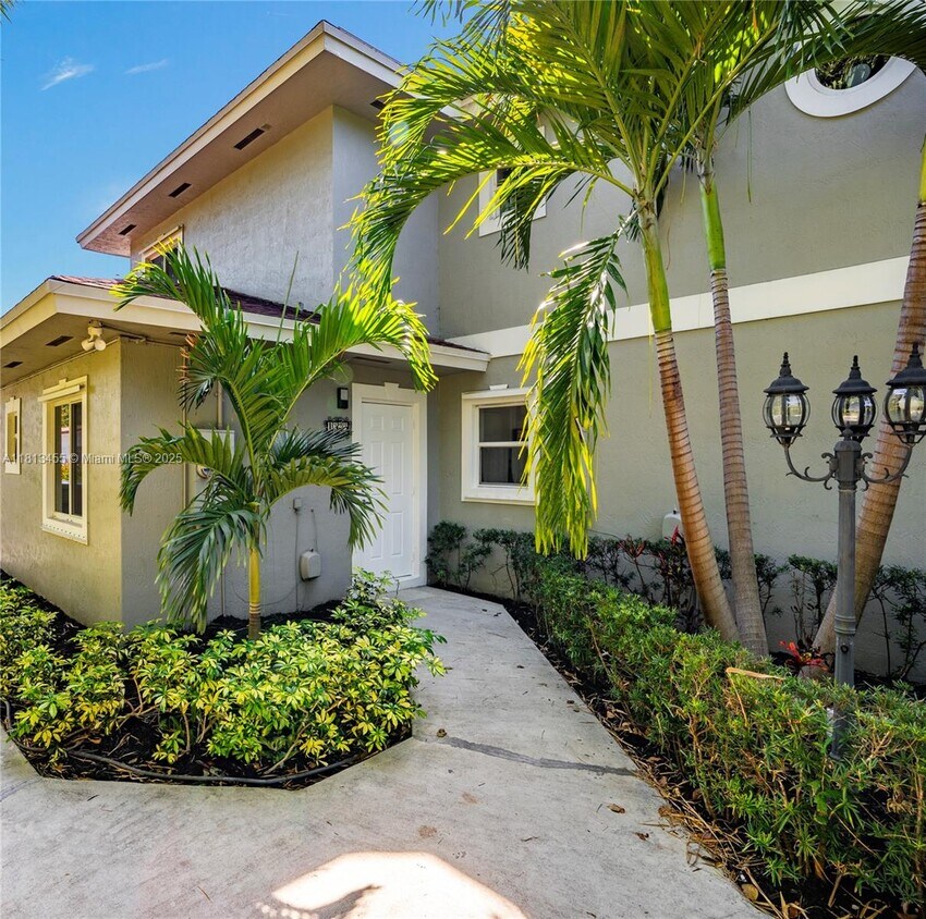 Foto principal - 1323 NE 5th Ave