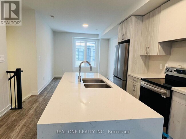 Building Photo - 6 Mermot Ln