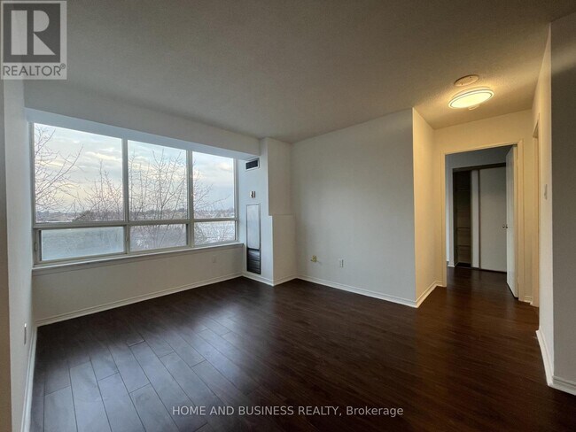 Building Photo - 5 Greystone Walk Dr