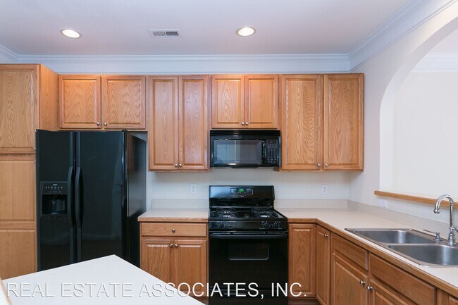 Foto del edificio - 3 br, 2.5 bath House - 832 Saratoga Drive