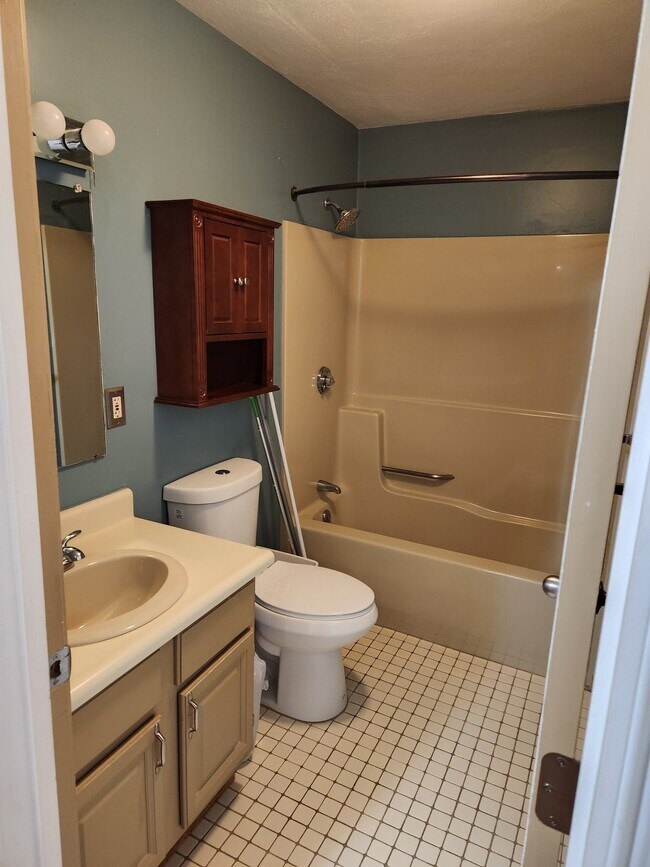 2060 Mineral Spring Ave Unit Court Place Condo, North Providence, RI