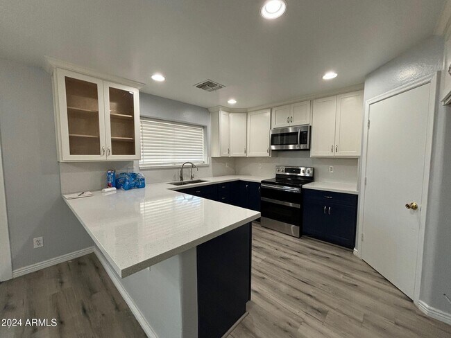 Foto del edificio - 9205 W Cordes Rd