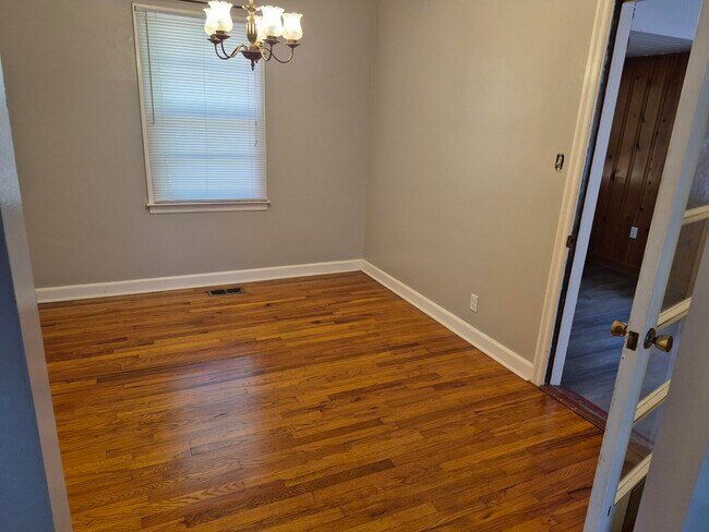 Foto del edificio - 1129 Magnolia Dr