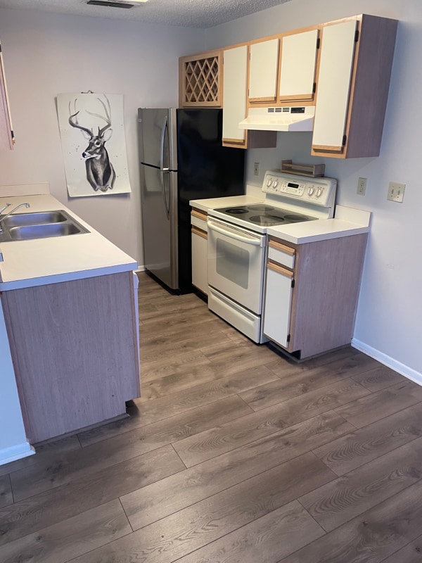 Foto del edificio - 732 Secret Harbor Ln