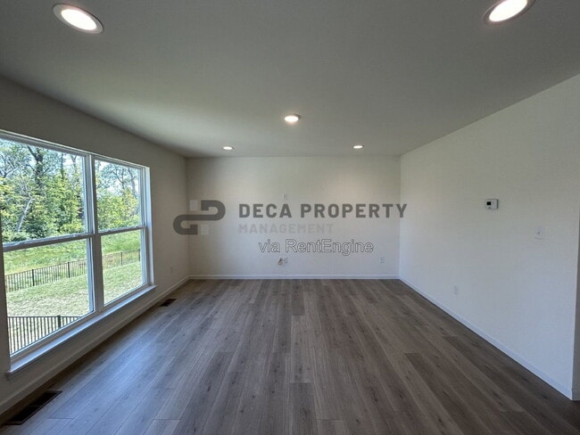 Building Photo - 16732 River Stone Dr