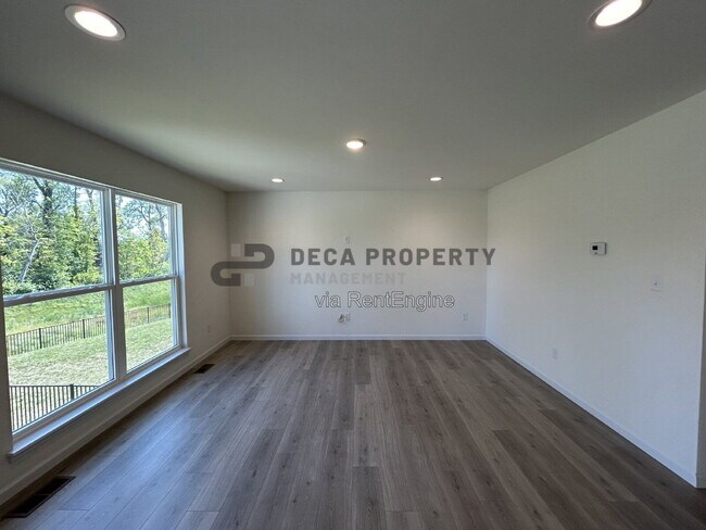 Foto del edificio - 16732 River Stone Dr