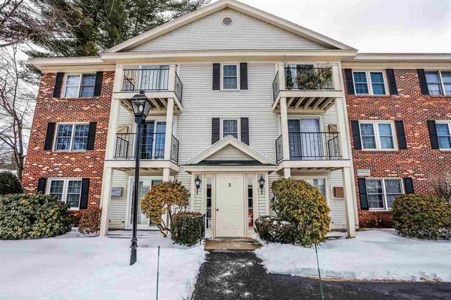 Building Photo - 2 Northbrook Dr