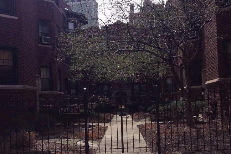 Patio - 535 W Brompton Ave