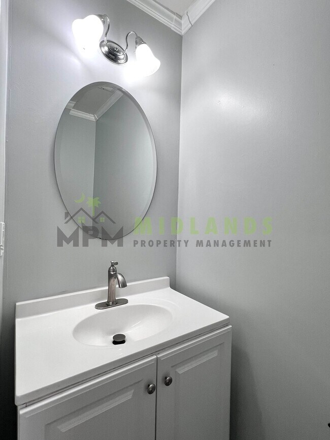 Foto del edificio - 523 Whitewater Dr