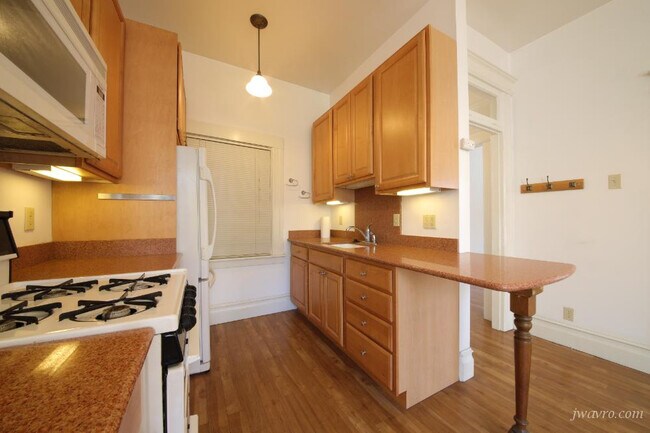 Building Photo - 2471 Lombard St