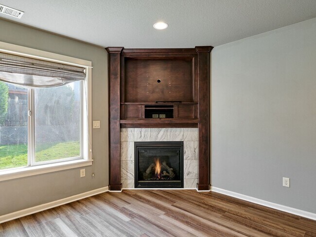 Foto del edificio - Beautiful 4 bedroom/2.5 Bath Home On Large...