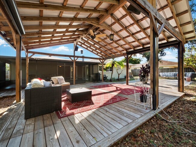 Foto del edificio - 633 Chevy Chase Dr