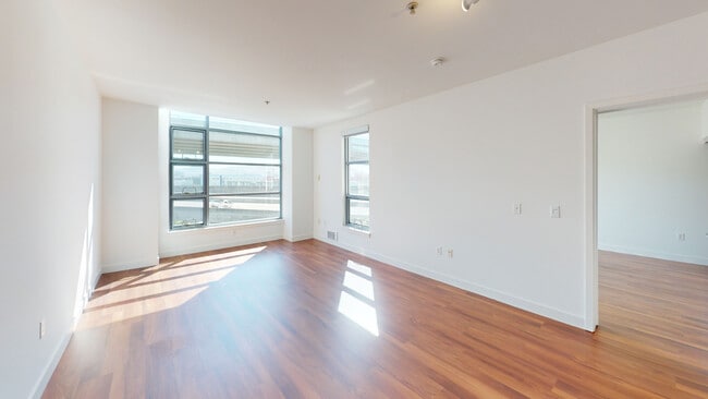 Interior Photo - Edgewater