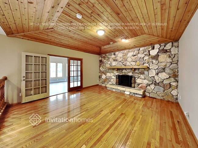 Building Photo - 1730 Atwater Path E