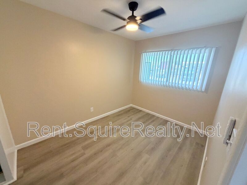 Foto del edificio - 936 W Foothill Blvd