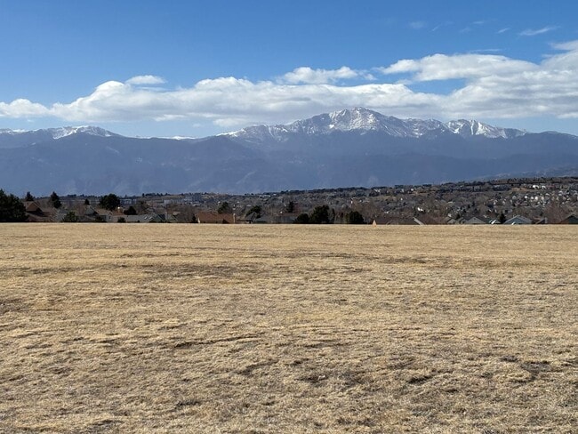 Building Photo - Cozy 3-bed, 2.5-bath home in desirable Stetson Ridge.