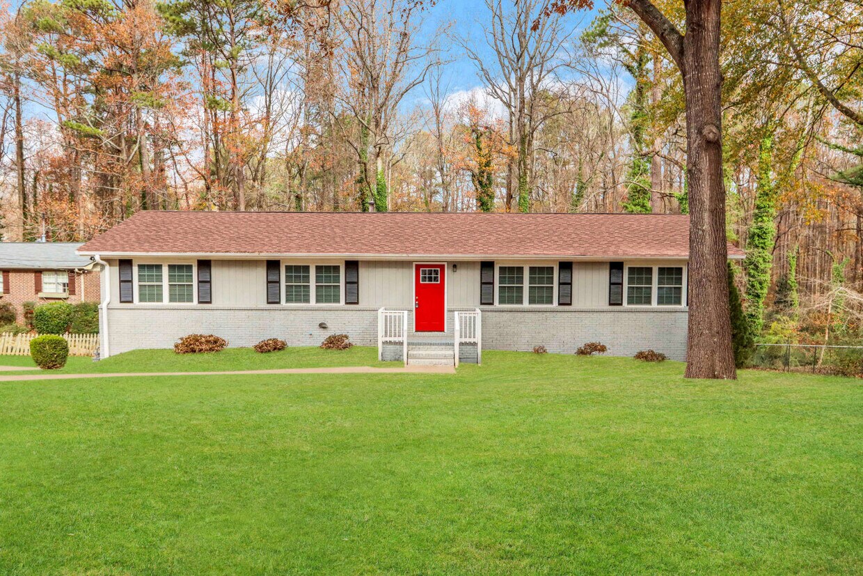 Primary Photo - 3782 Lake Dr