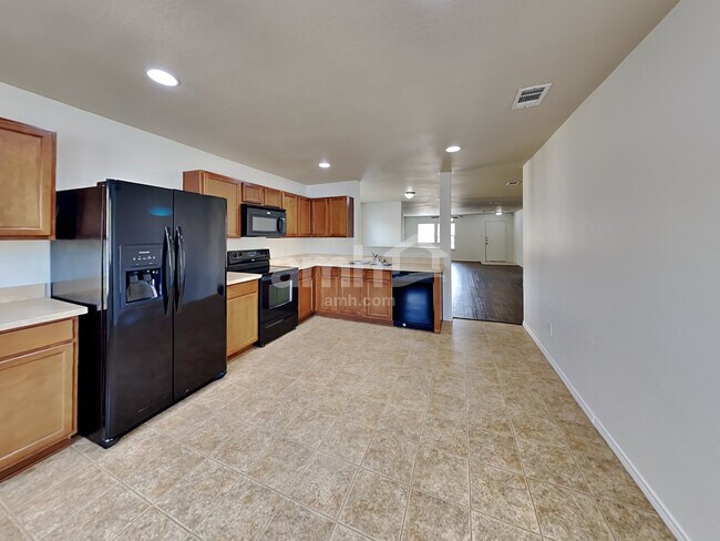 Building Photo - 110 Daisy Dr