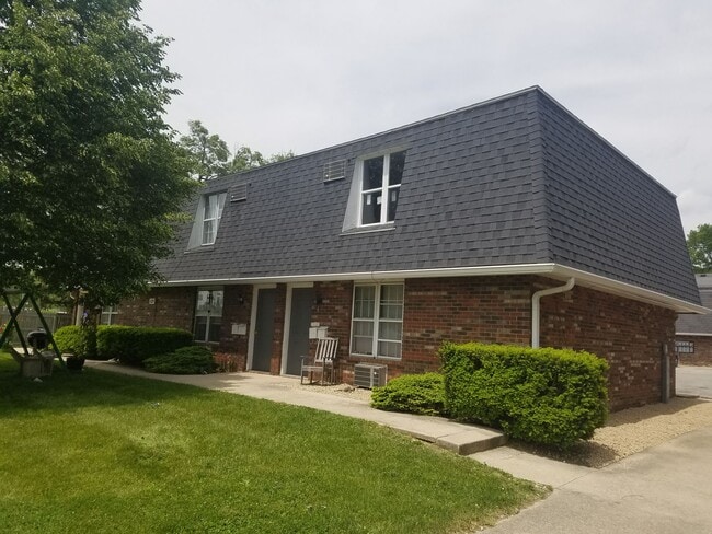 Building Photo - 1 Bedroom/ 1 Bathroom Apartments- Great Location! Pet Friendly!