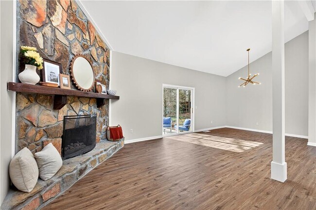 Foto del edificio - 4933 Dana Dr NE