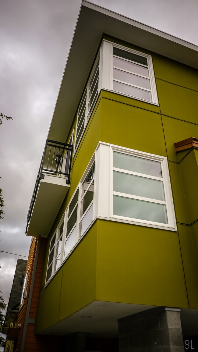 Foto del edificio - 2215 E John St