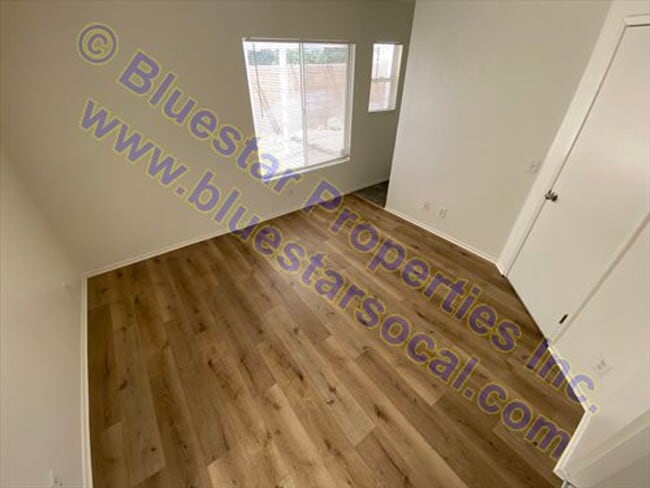 Building Photo - Now Renting Single Story Home with 2 Car Attached Garage In Hesperia!!