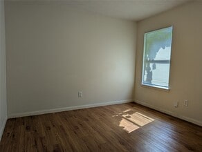 Building Photo - 13831 Maximos Dr