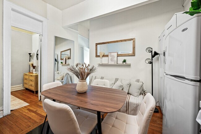 Foto del edificio - 459 W 46th St