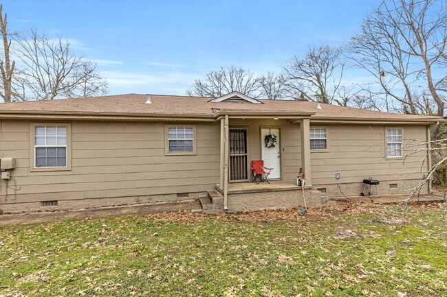 Building Photo - 304 Glenwood Cir