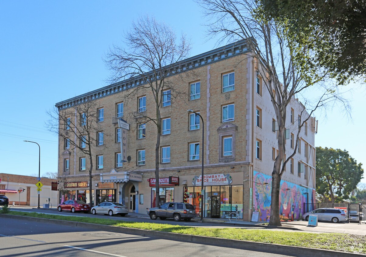 Foto del edificio - UA Homes